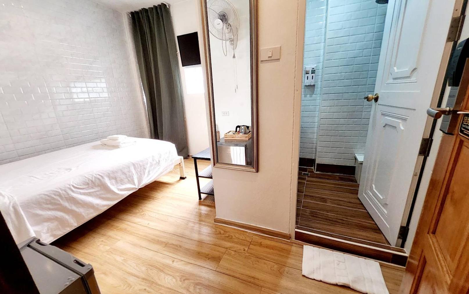 K Home Asok Bangkok Exterior foto